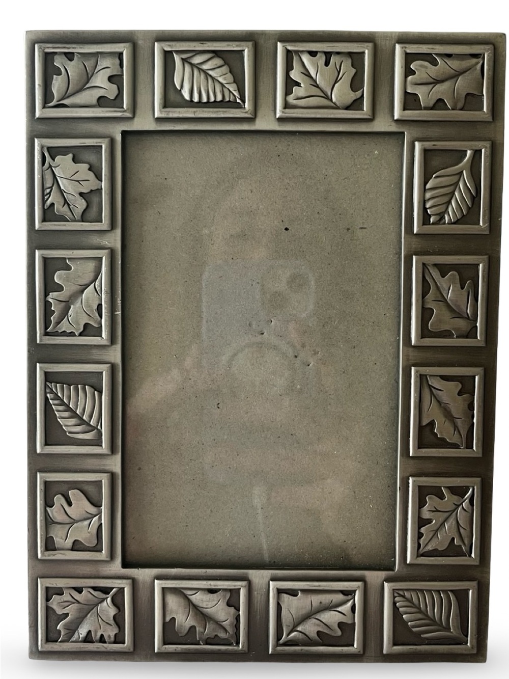 Silver Frame Leaf Pattern 8” x 5.5”